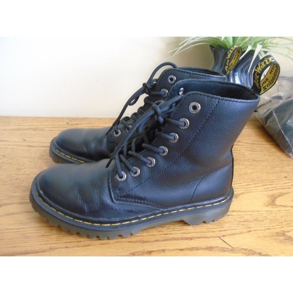 Dr. Martens‎ combat boots Black Leather Women’s Size 7